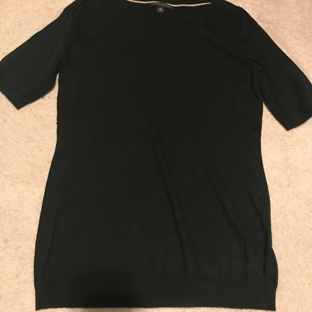 Short sleeve black banana sweater